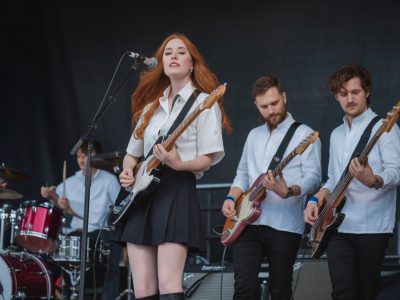 Comment structurer une playlist de découverte qui transforme un·e auditeur·rice occasionnel·le en fan d'un groupe