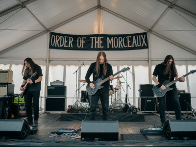 Comment préparer un set post-metal pour un festival: ordre des morceaux, dynamique et hacks de son